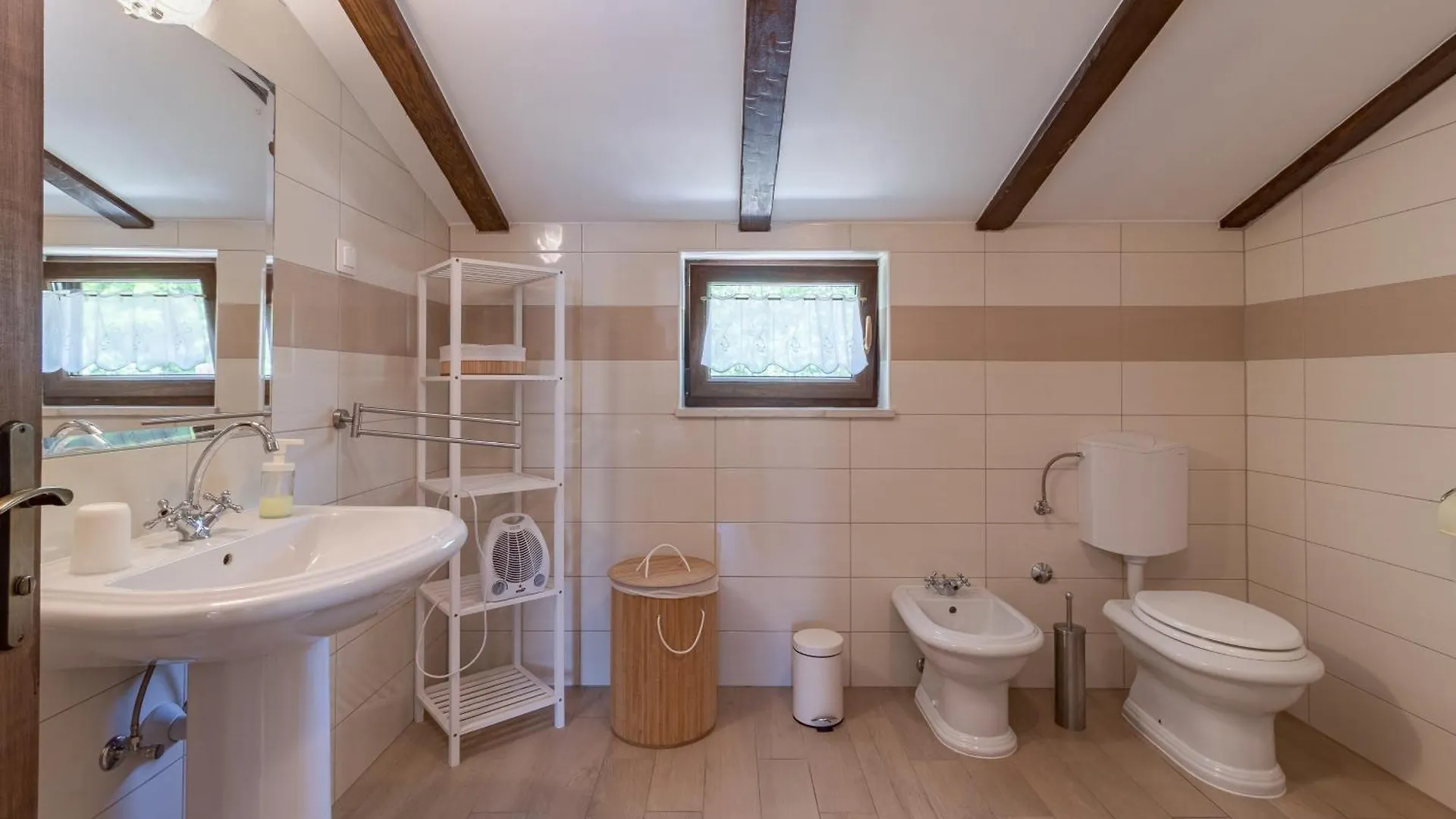 Vakantiehuis Villa Histria, A Wonderfuly And Luxurious Villa Manjadvorci