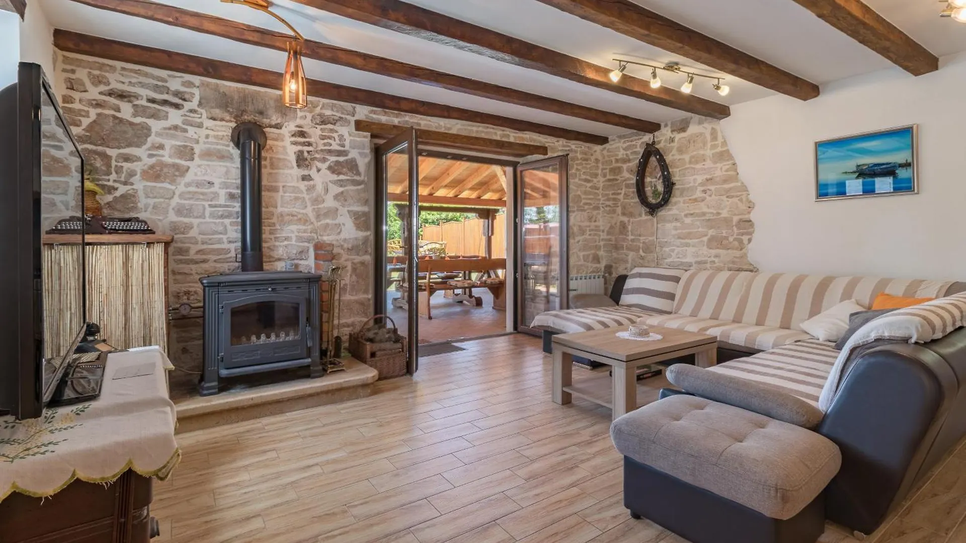 Vakantiehuis Villa Histria, A Wonderfuly And Luxurious Villa Manjadvorci